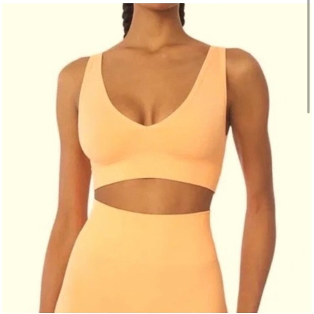 WeWoreWhat Peach V-Neck Seamless Bra